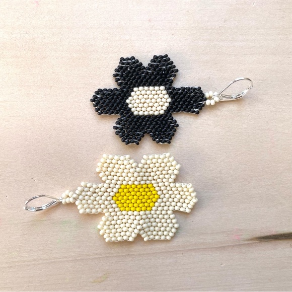 HANDMADE GLASS EARRINGS | Daisy vs Daisy Small Batch Handwoven Earrings - Picture 4 of 7